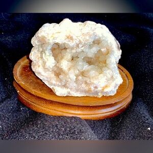 1 3/4 lbs! THUNDER EGG/GEODE Rock